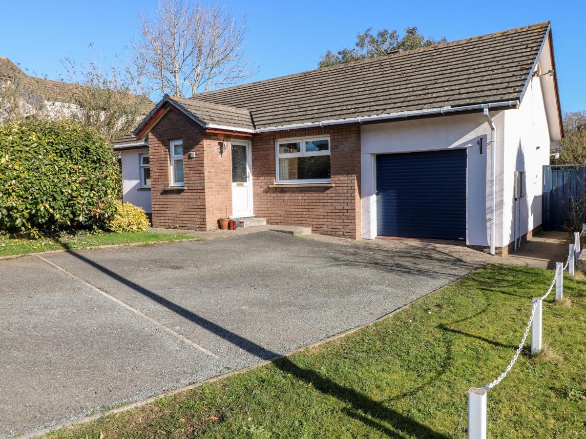 1 Gloucester Way Pembroke Dock Esterno foto