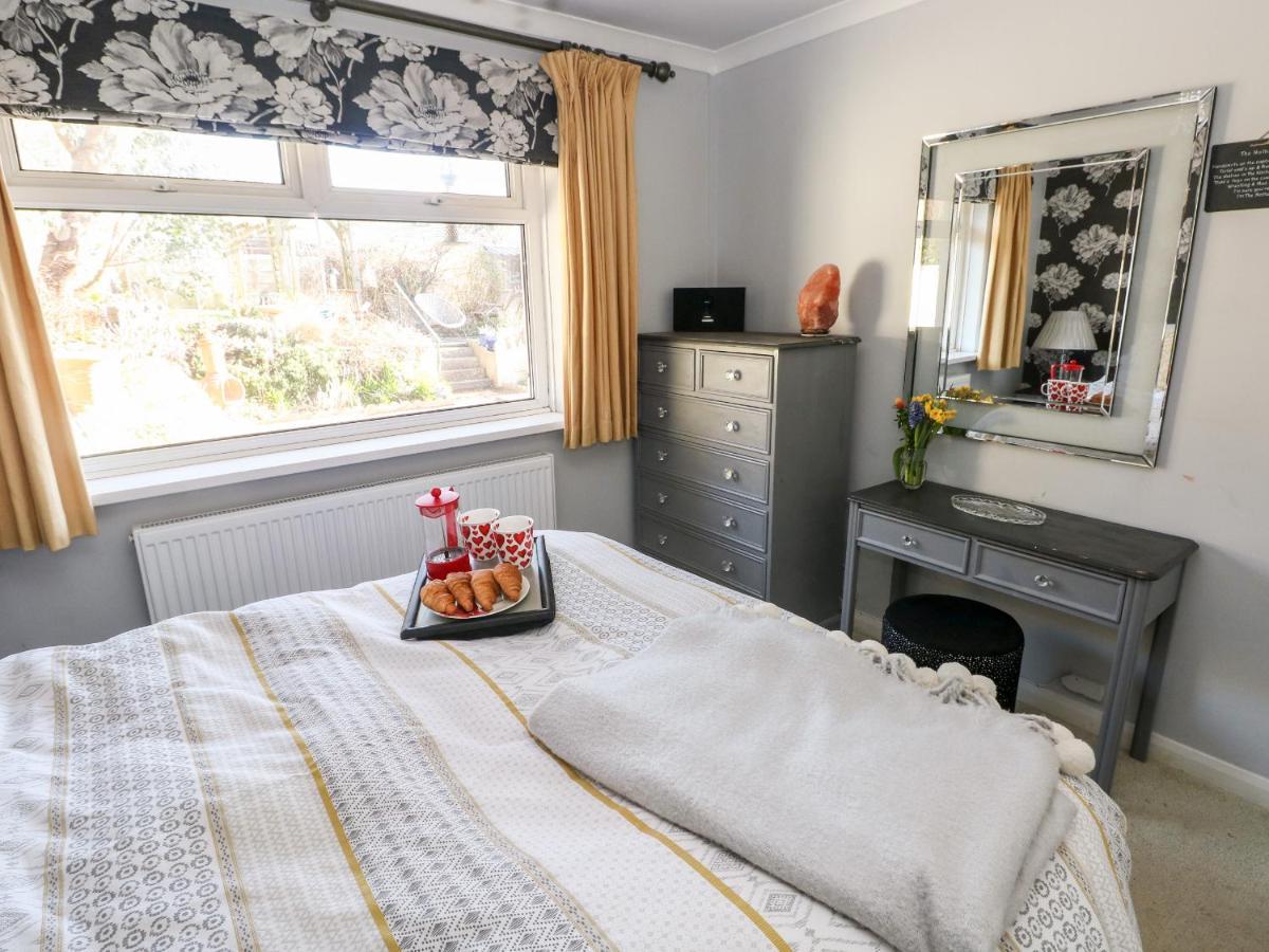 1 Gloucester Way Pembroke Dock Esterno foto