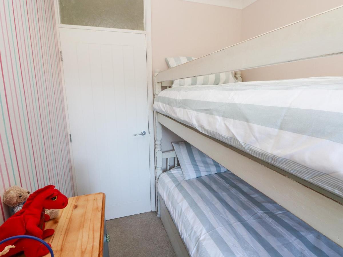 1 Gloucester Way Pembroke Dock Esterno foto